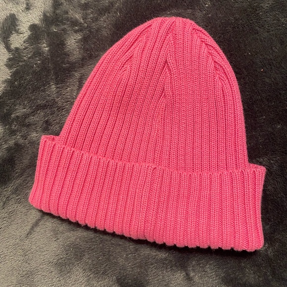 Like new authentic pink supreme beanie - Picture 4 of 4
